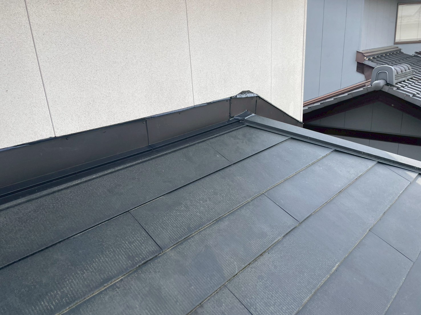 曲線部分の雨押え板金加工